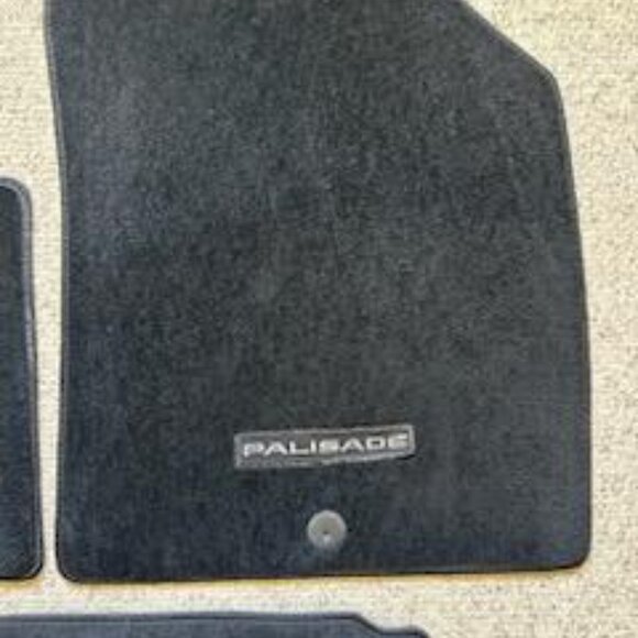 2020 Hyundai Palisade SEL Floor Mat Set - Picture 6 of 7